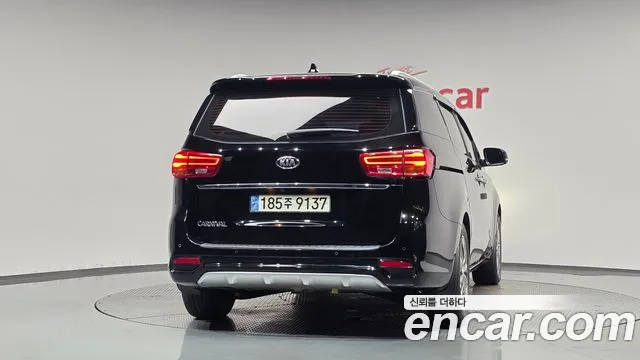 Kia Carnival 2019 thumb 4