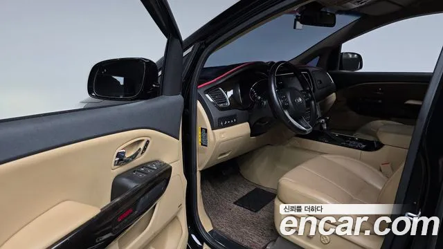 Kia Carnival 2019 thumb 10