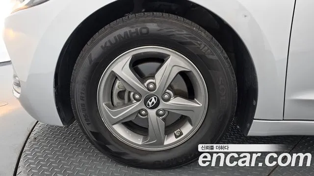 Hyundai Avante 2016 thumb 5