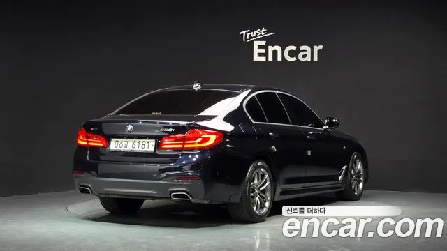 BMW 5-Series 2018 thumb 2