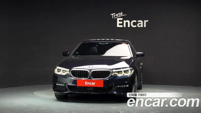 BMW 5-Series 2018 thumb 3