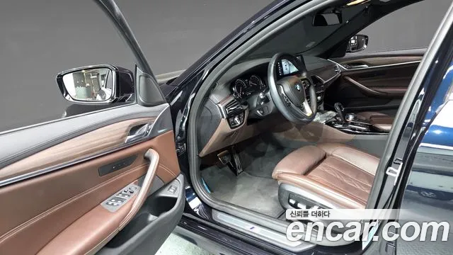 BMW 5-Series 2018 thumb 10