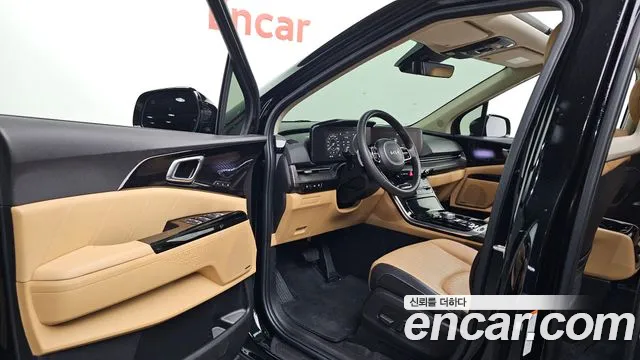 Kia Carnival 2023 thumb 10
