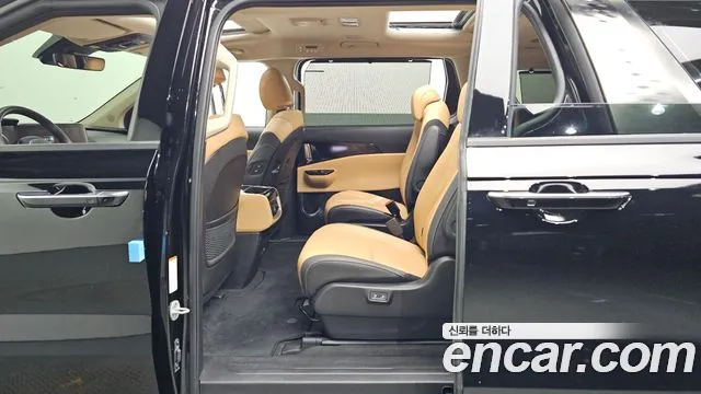 Kia Carnival 2023 thumb 11