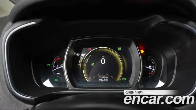 Renault-KoreaSamsung Koleos 2017 thumb 8