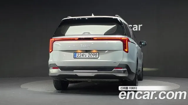 Kia Carnival 2024 thumb 4