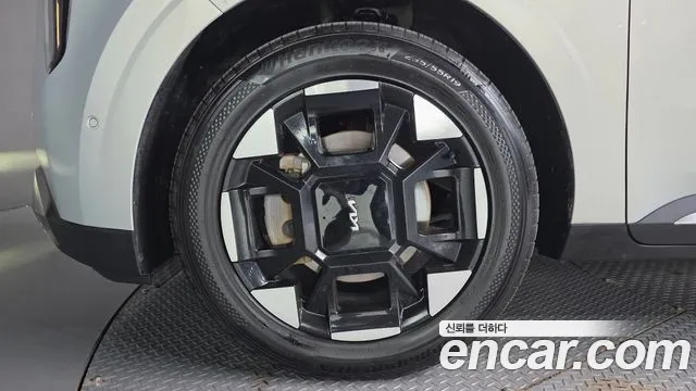 Kia Carnival 2024 thumb 5