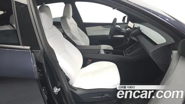 Tesla Model Y 2026 thumb 11