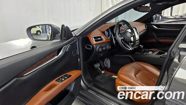 Maserati Ghibli 2017 thumb 10