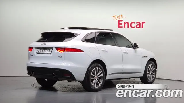 Jaguar F-Pace 2016 thumb 2