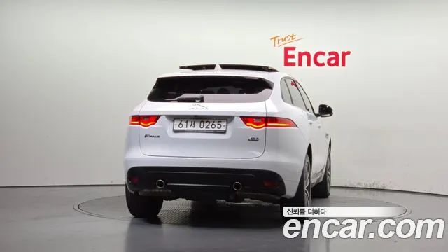 Jaguar F-Pace 2016 thumb 4