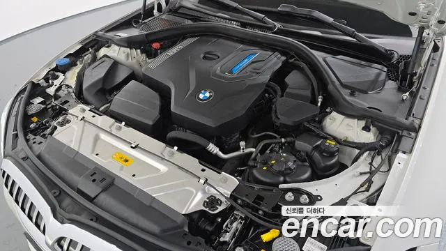 BMW 3-Series 2021 thumb 6