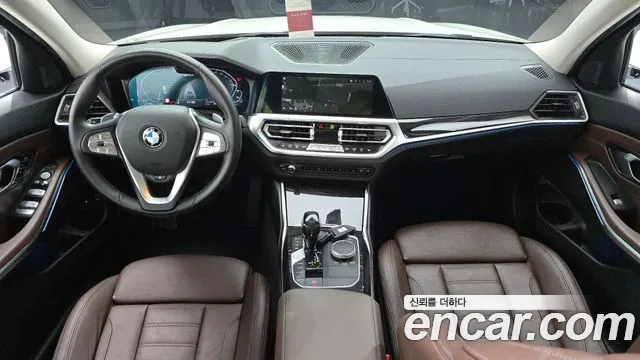 BMW 3-Series 2021 thumb 7