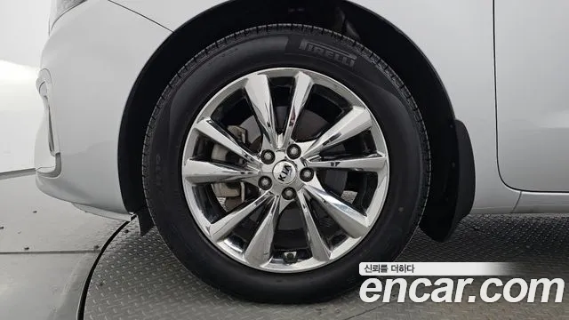 Kia Carnival 2018 thumb 5