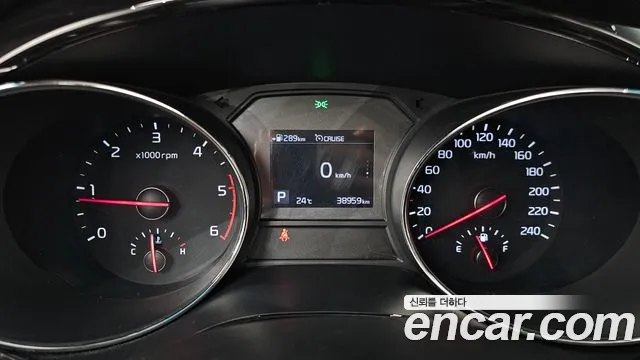 Kia Carnival 2018 thumb 8