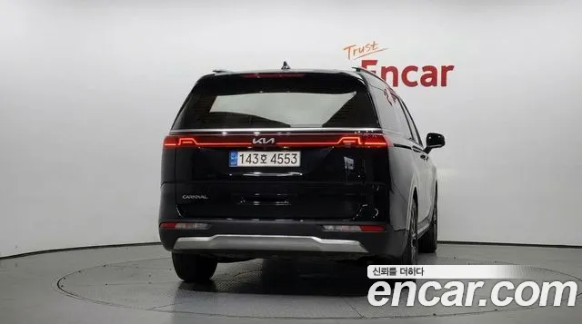Kia Carnival 2022 thumb 4