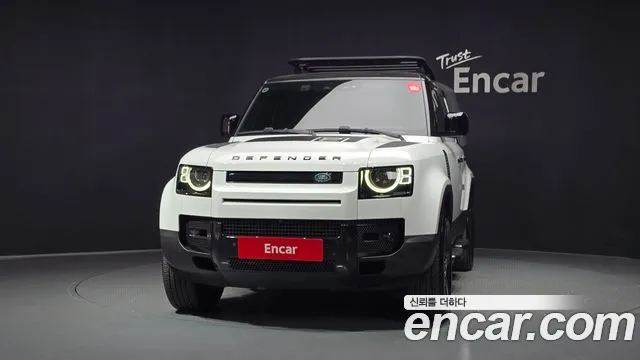 Land Rover Defender 2023 thumb 3