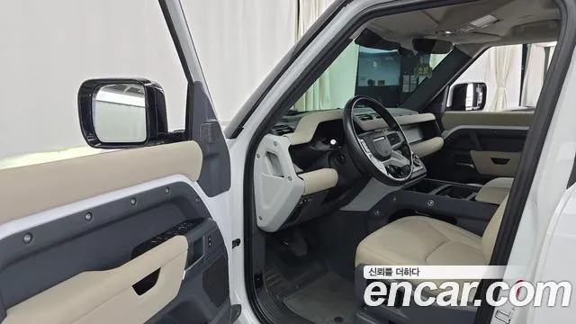 Land Rover Defender 2023 thumb 10