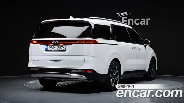 Kia Carnival 2023 thumb 2