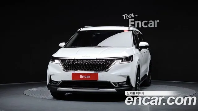 Kia Carnival 2023 thumb 3