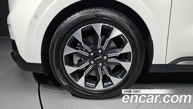 Kia Carnival 2023 thumb 5