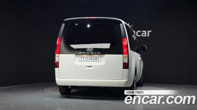 Hyundai Staria 2022 thumb 4