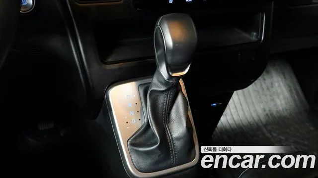 Hyundai Staria 2022 thumb 9