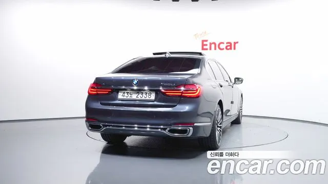 BMW 7-Series 2016 thumb 4