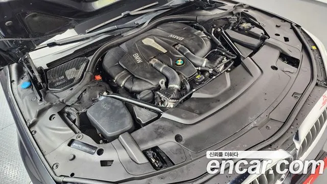 BMW 7-Series 2016 thumb 6