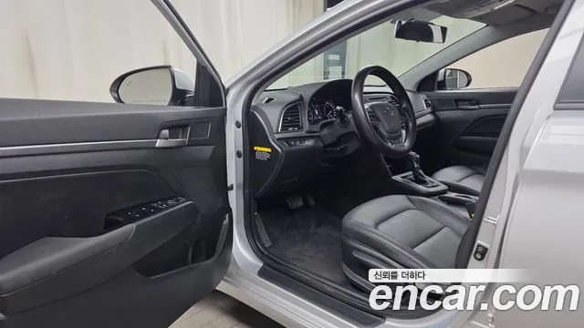 Hyundai Avante 2016 thumb 9