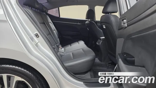 Hyundai Avante 2016 thumb 10