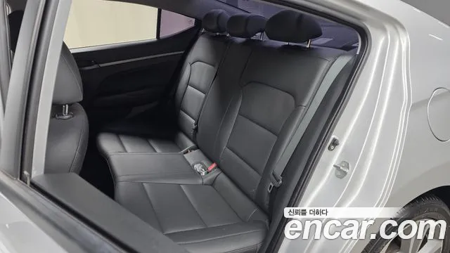 Hyundai Avante 2016 thumb 11