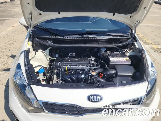 Kia Pride 2013 thumb 2