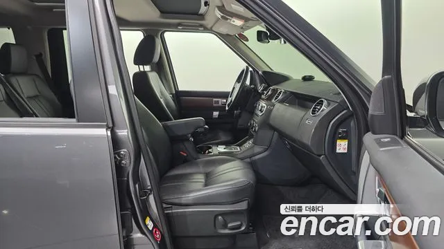 Land Rover Discovery 2016 thumb 10