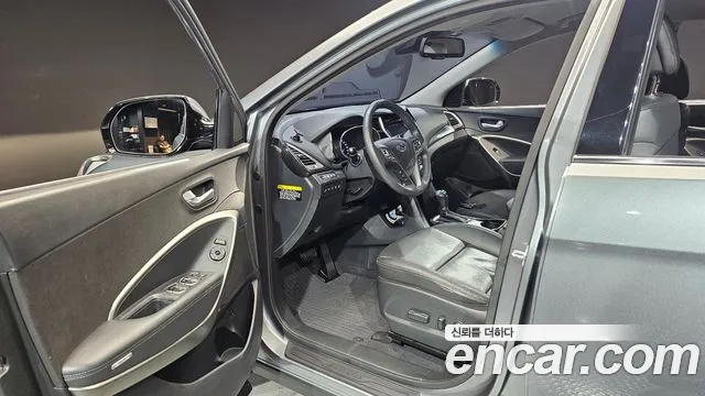 Hyundai Santa Fe 2017 thumb 10