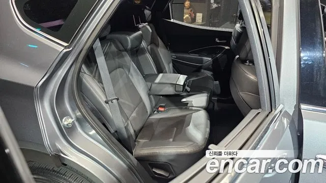 Hyundai Santa Fe 2017 thumb 11