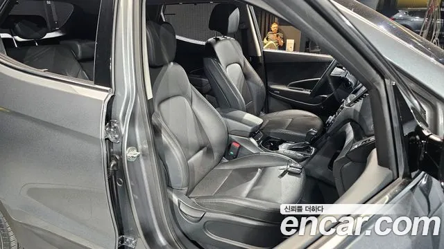 Hyundai Santa Fe 2017 thumb 12