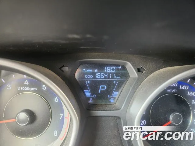 Hyundai Avante 2011 thumb 6