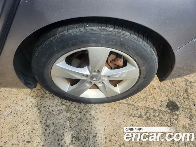 Hyundai Avante 2011 thumb 10