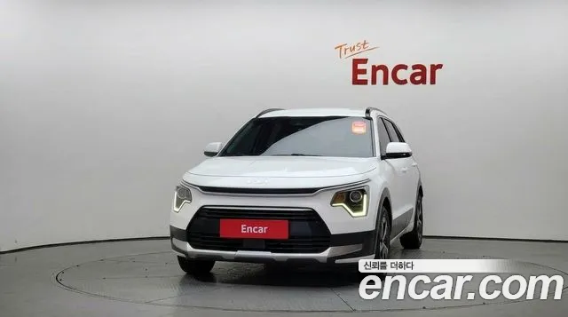 Kia Niro 2023 thumb 3