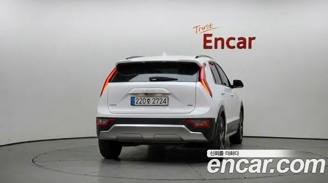 Kia Niro 2023 thumb 4