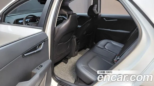 Kia Niro 2023 thumb 12
