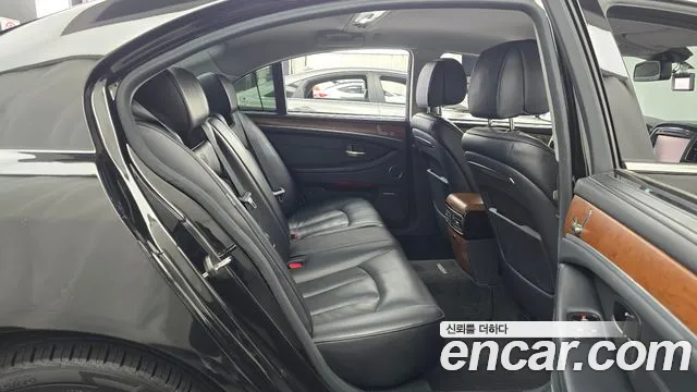 KG_Mobility_Ssangyong Chairman 2014 thumb 12