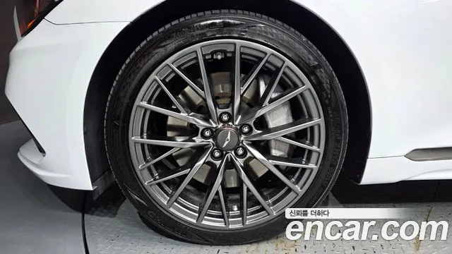 Genesis G80 2017 thumb 5