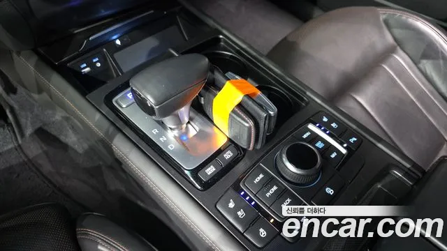 Genesis G80 2017 thumb 9
