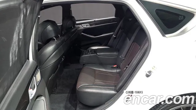 Genesis G80 2017 thumb 12