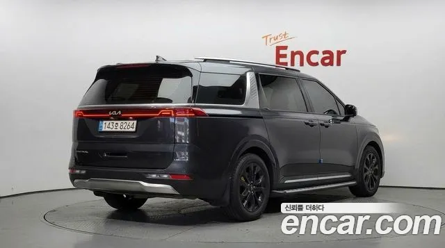 Kia Carnival 2021 thumb 2