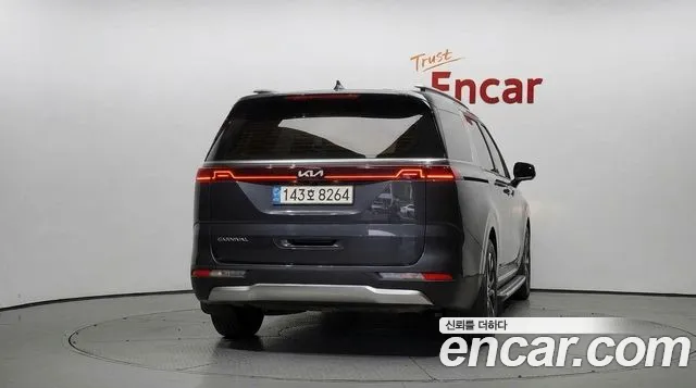 Kia Carnival 2021 thumb 4
