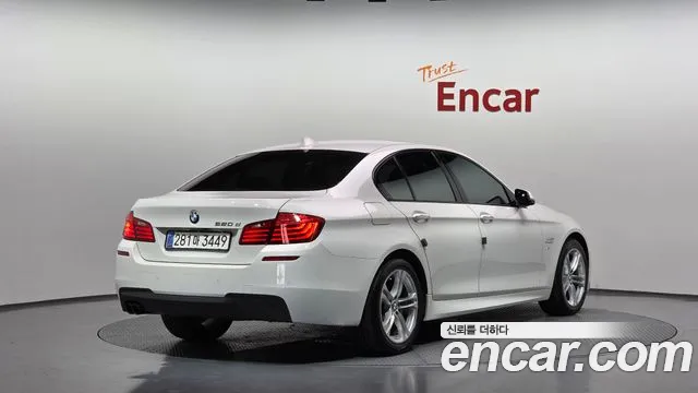 BMW 5-Series 2016 thumb 2