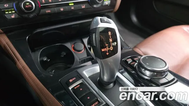 BMW 5-Series 2016 thumb 9